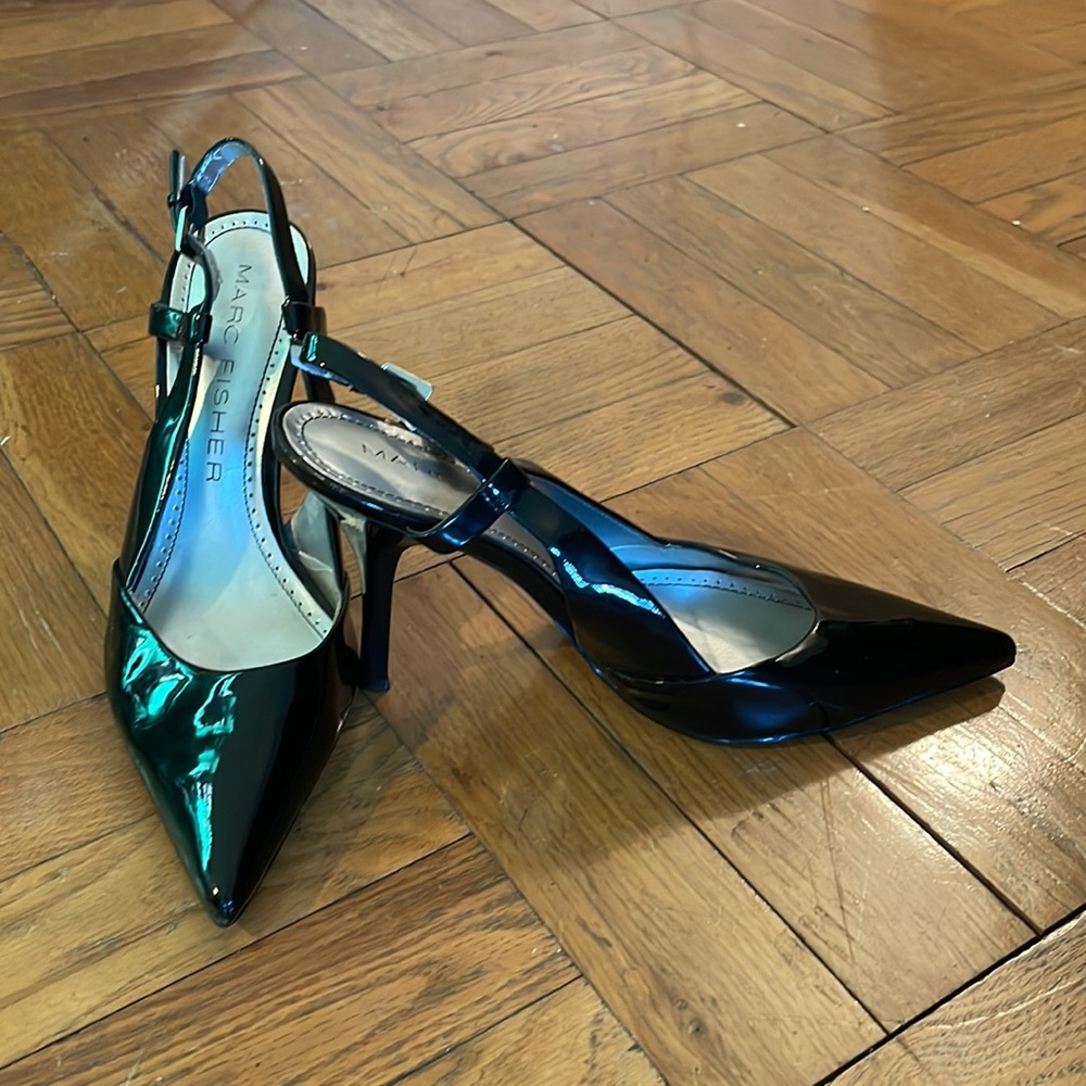 Black heels - Picture 3 of 4